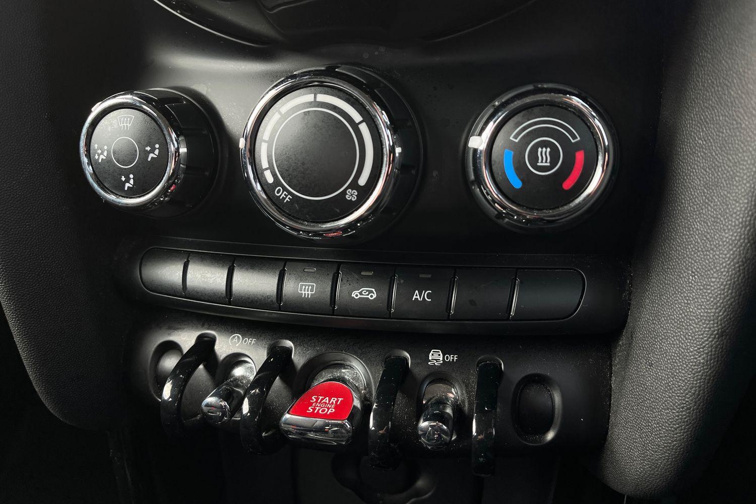 MINI Hatch Photo 26