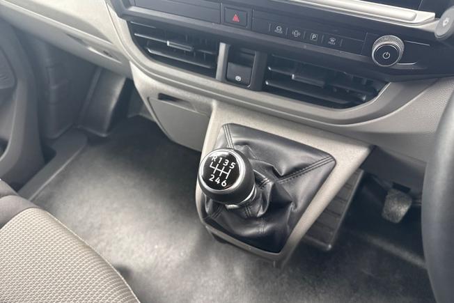 VOLKSWAGEN Transporter Photo 46