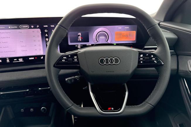 AUDI Q6 E-Tron Photo 11