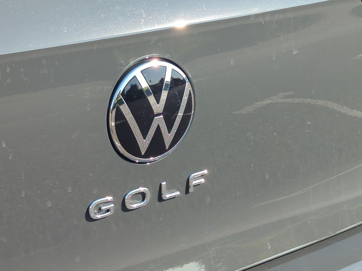 Volkswagen Golf Photo autoimg-100ec3fc2df57d80a9721a83b682e9b585200d00.jpg