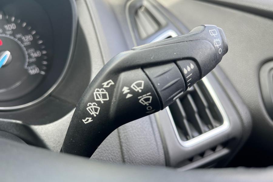 Ford Focus Photo autoimg-1012c84f44d296339e1420a116c48e875601d13f.jpg