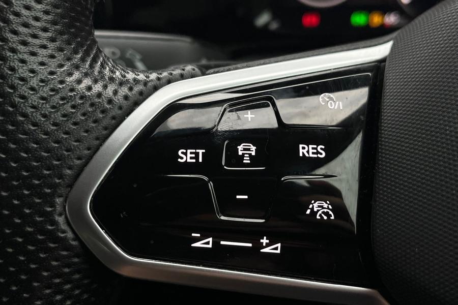 Volkswagen GOLF Photo autoimg-1013f0ba05a56ff999bac9a8060a1126666d5633.jpg