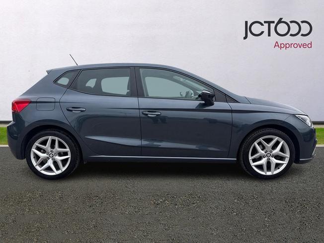 SEAT Ibiza Photo 4
