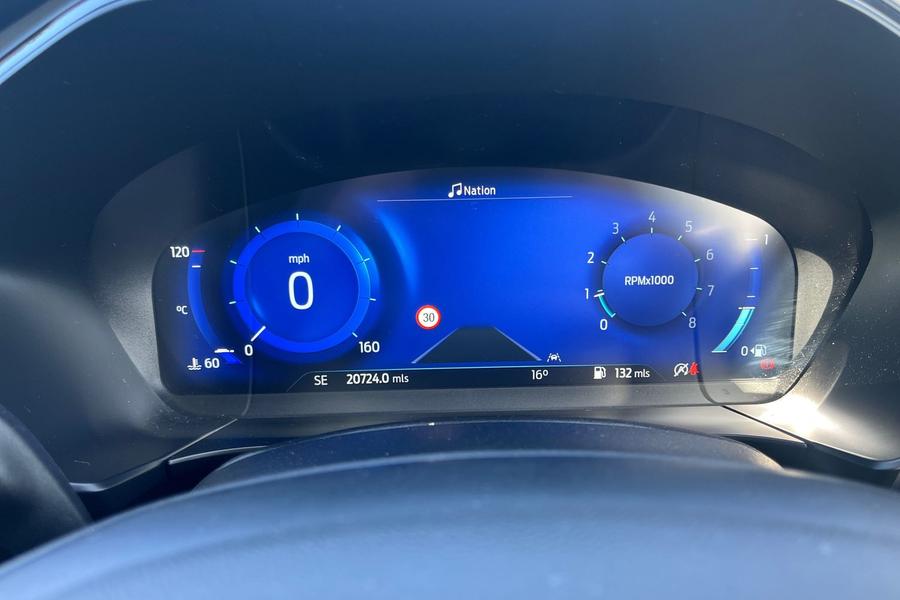 Ford KUGA Photo autoimg-101bc36cabdb99416eb7dd5700402b6169421077.jpg