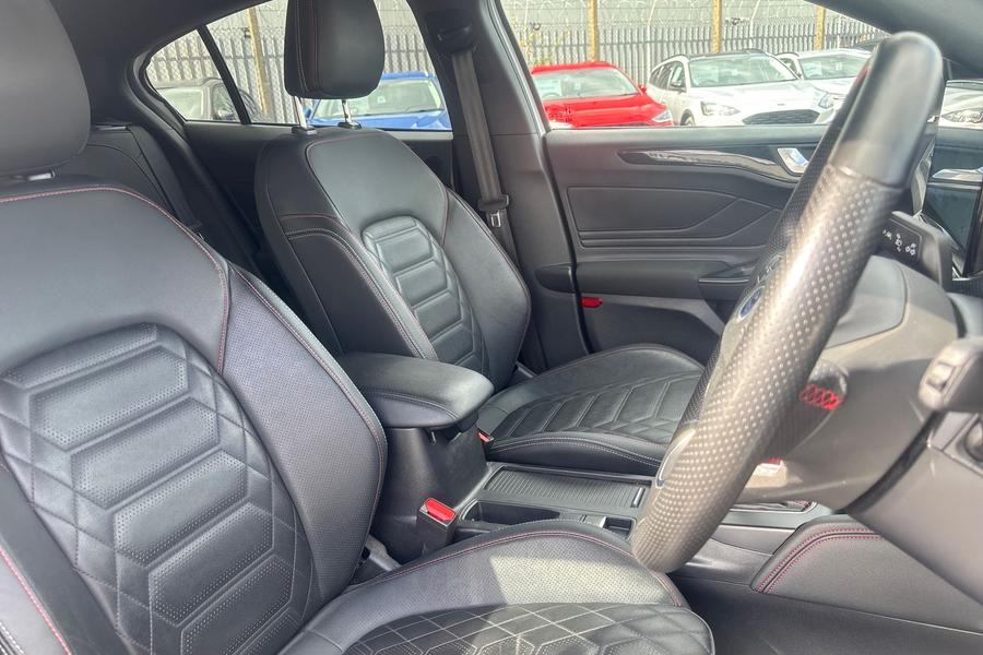 Ford Focus Photo autoimg-101cbc64d631df805e8590d75ea8573feab13ea0.jpg