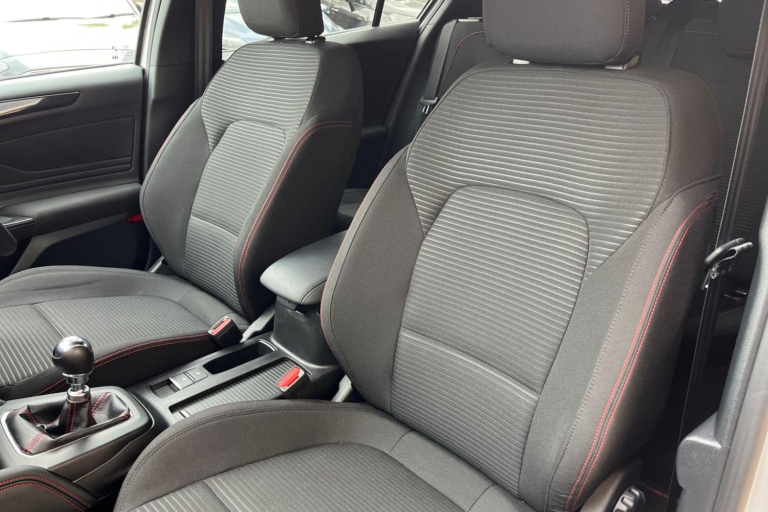 Ford Focus Photo 18