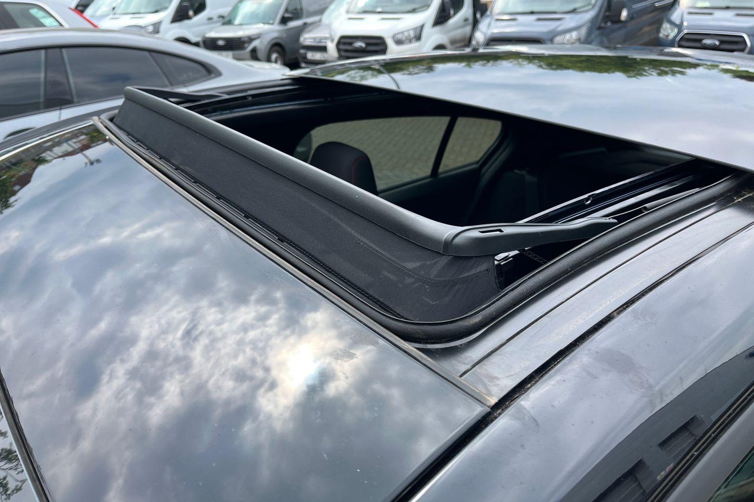 Ford Focus Photo 37
