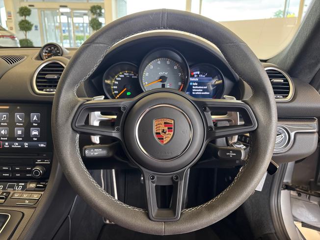 PORSCHE 718 Cayman Photo 17