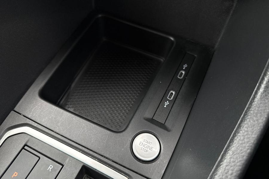 Ford Grand Tourneo Connect Photo autoimg-102385d0fe26695c7f19286606f3fad78d91a9f0.jpg