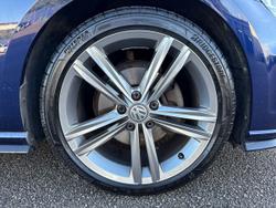 VOLKSWAGEN Golf Photo 5