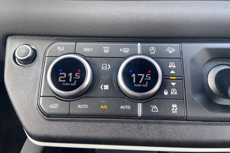 Land Rover DEFENDER Photo autoimg-102da5a4c4ceb53a37d593c306ba652d89541cef.jpg