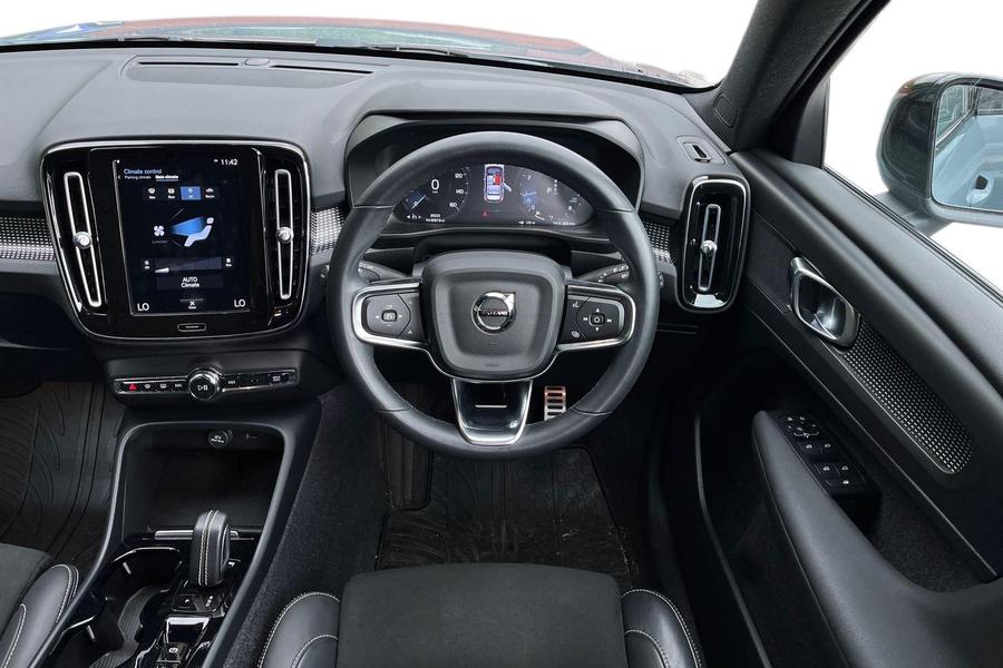 Volvo XC40 Photo autoimg-1031a36945f4ce4c2d81ca56f083bd991a5386bf.jpg