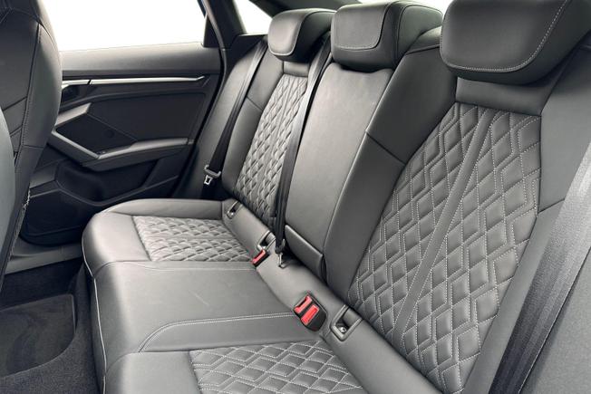 AUDI S3 Photo 9