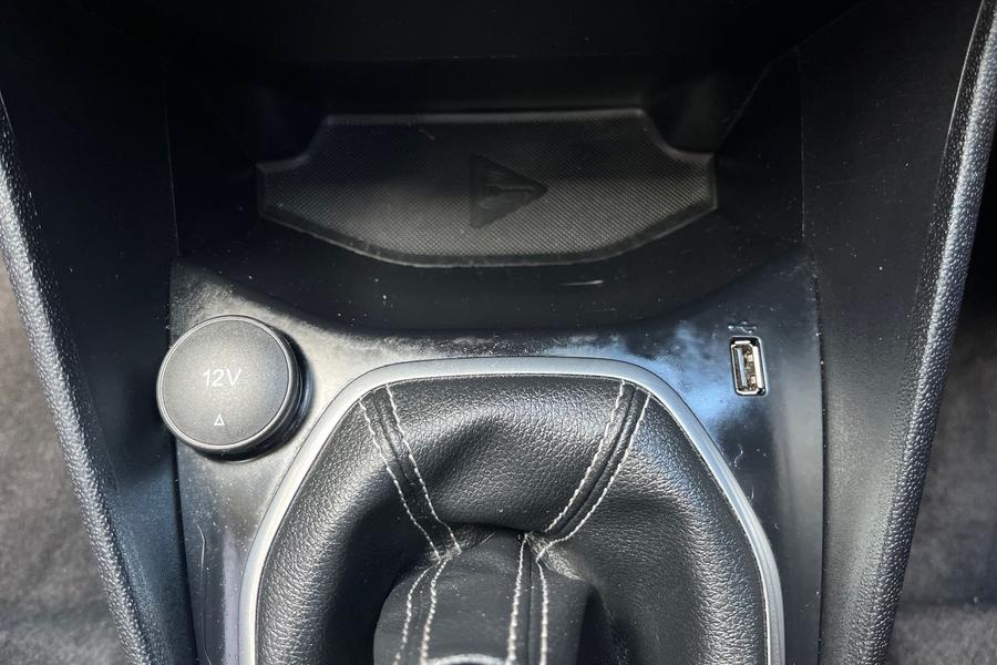 Ford Fiesta Photo autoimg-103872de7cca53e82a151e1422077d17dd76c940.jpg