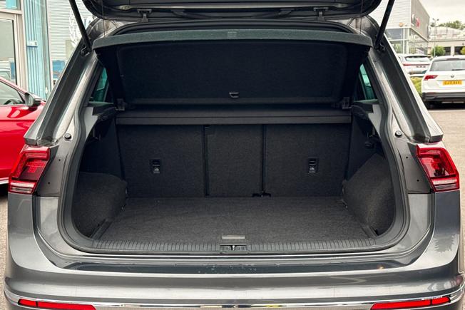 VOLKSWAGEN Tiguan Photo 12