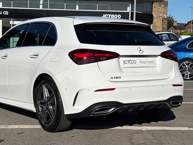 MERCEDES-BENZ A Class Photo 32
