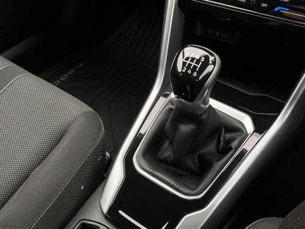 Volkswagen T-Roc Photo autoimg-103cf716af750949880df1a68d5ba9c3bfb11b3a.jpg