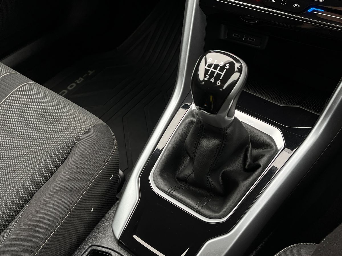 Volkswagen T-Roc Photo 13