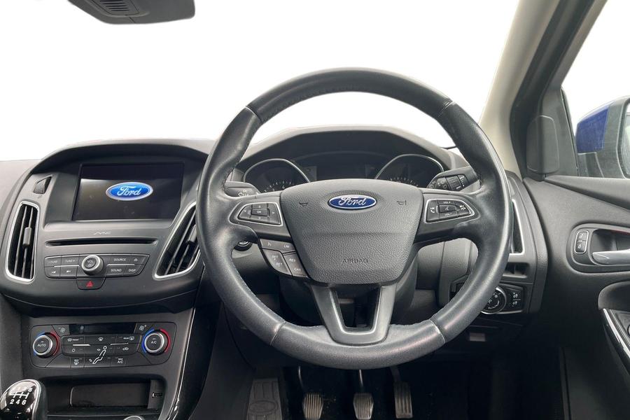 Ford FOCUS Photo autoimg-1042e014401e1ddb05c96254efec18cb7f5957e8.jpg