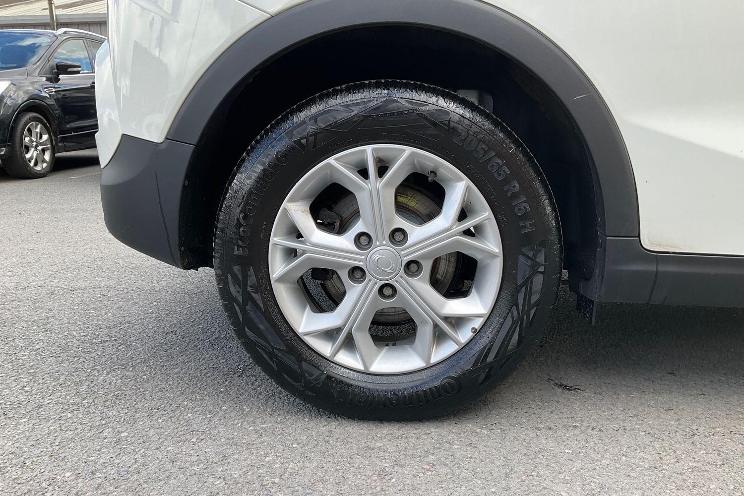 SsangYong TIVOLI Photo 7