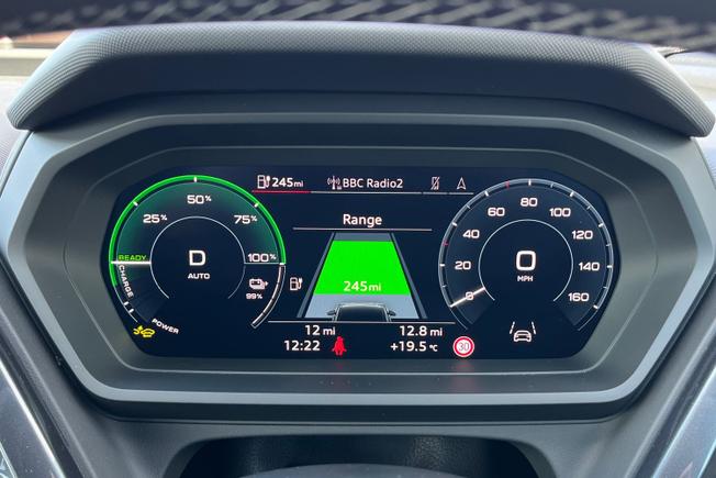 Audi Q4 e-tron Photo 15