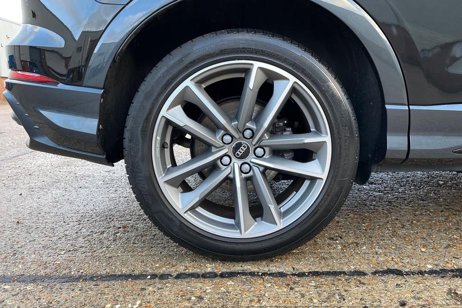 Audi Q3 Photo autoimg-1052c1554d3594c9040080366b9c5dbf37093763.jpg