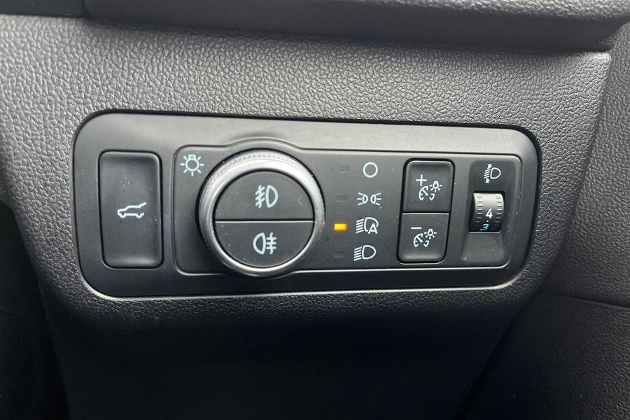 Ford Kuga Photo autoimg-10534c7c7d14b241b1d4bfa08c610f81c0edd07d.jpg