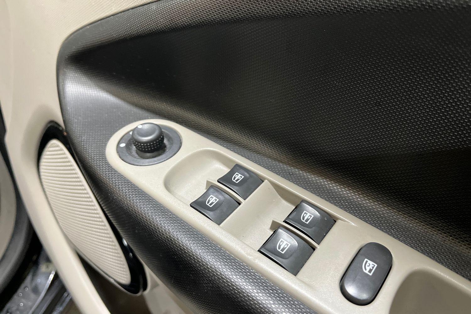 Renault ZOE Photo 15
