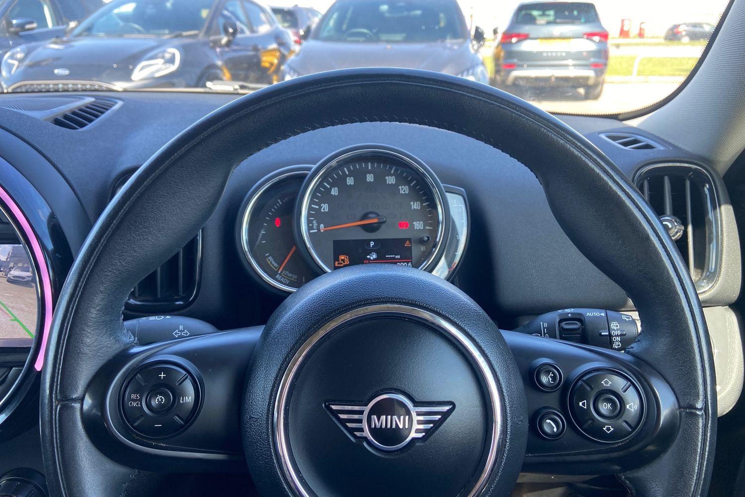 MINI COUNTRYMAN Photo 11