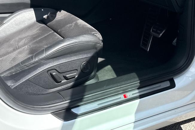 AUDI A6 Avant Photo 33