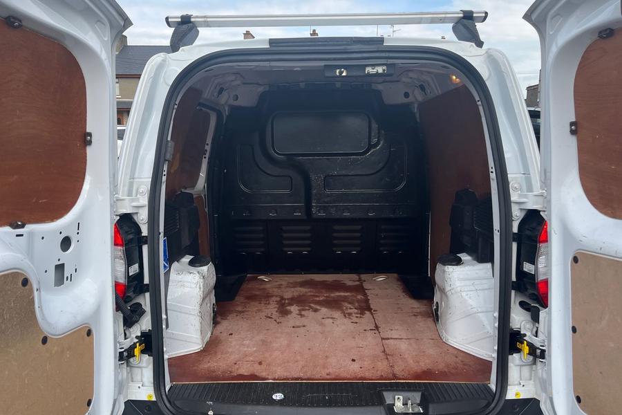 Ford TRANSIT COURIER Photo autoimg-10616d5fa83809bd481bfef6849490a801c62b2a.jpg