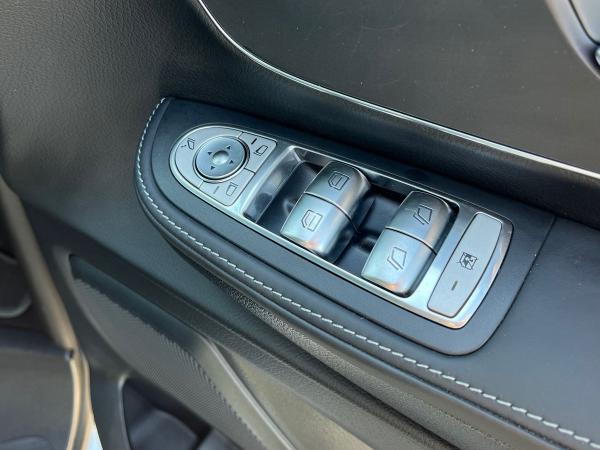 Mercedes-Benz V Class Photo autoimg-1066ee813d50e01e856799cd25459f3ef987dfd3.jpg