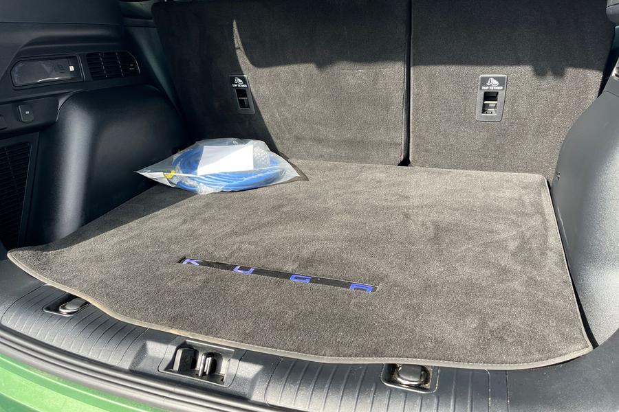 Ford Kuga Photo autoimg-10696e7b58293efac767adc07b9a034f772c0e8b.jpg
