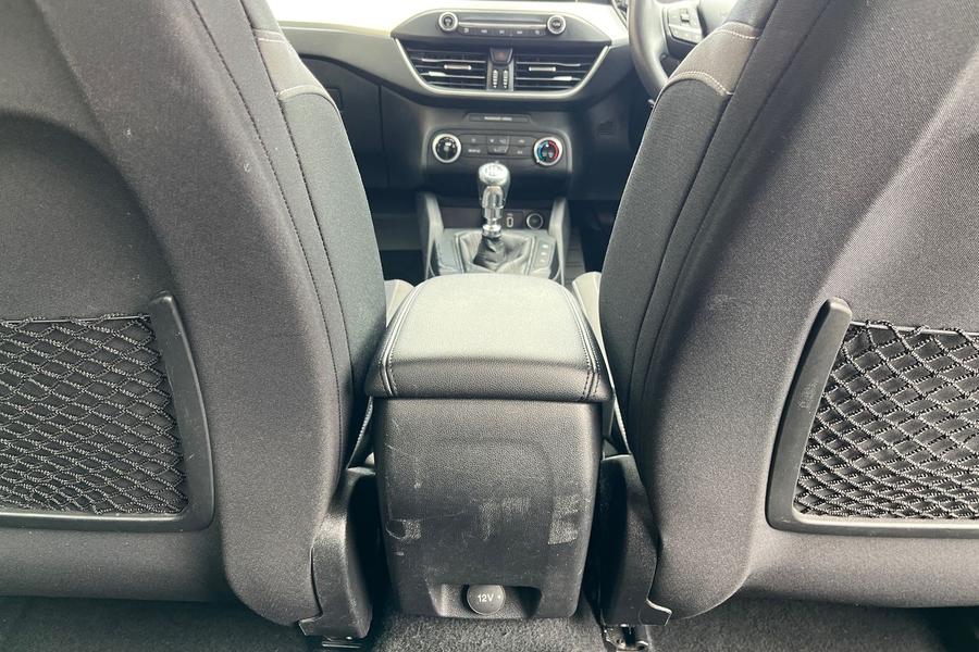 Ford Focus Photo autoimg-106a09f2483444fb7c08dda3ec78f73db591b261.jpg
