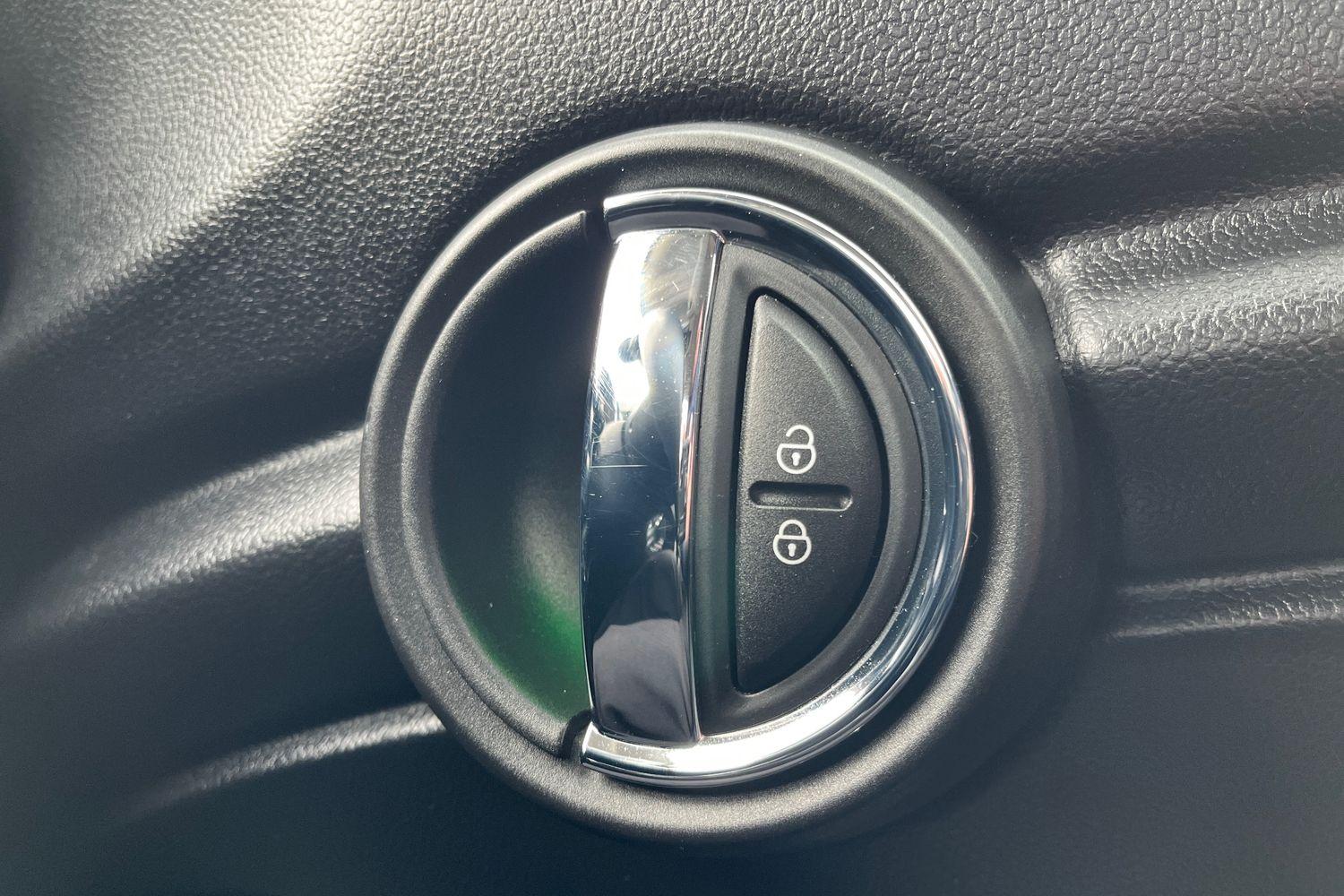 MINI HATCHBACK Photo 39
