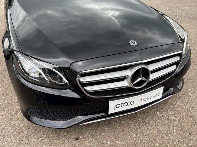 MERCEDES-BENZ E Class Photo 30