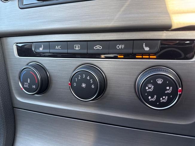 VOLKSWAGEN Golf Photo 32