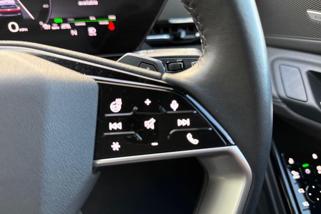 AUDI Q6 e-tron Photo 18