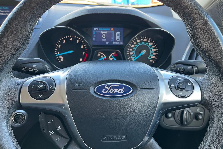 Ford Kuga Photo autoimg-107c04774a2b3ea202cb0ed73870a95fbefcbe58.jpg