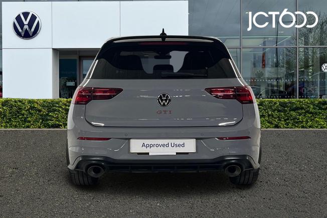 VOLKSWAGEN Golf Photo 7