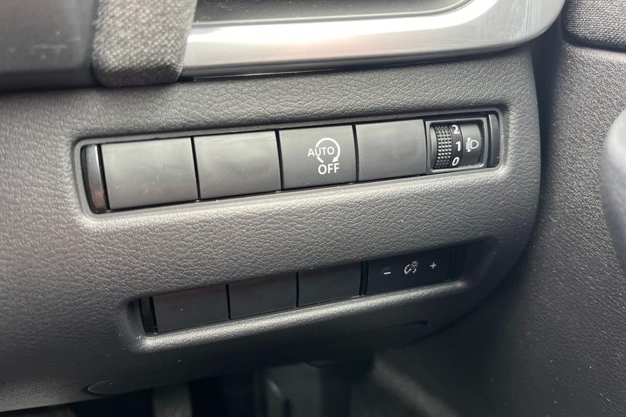 Nissan QASHQAI Photo autoimg-1087a23de8c5d6c96c231bb27e42829c249fe216.jpg