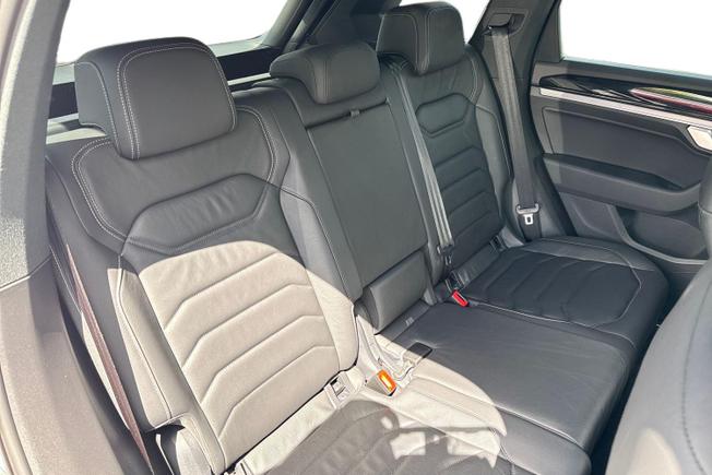 Volkswagen Touareg Photo 9