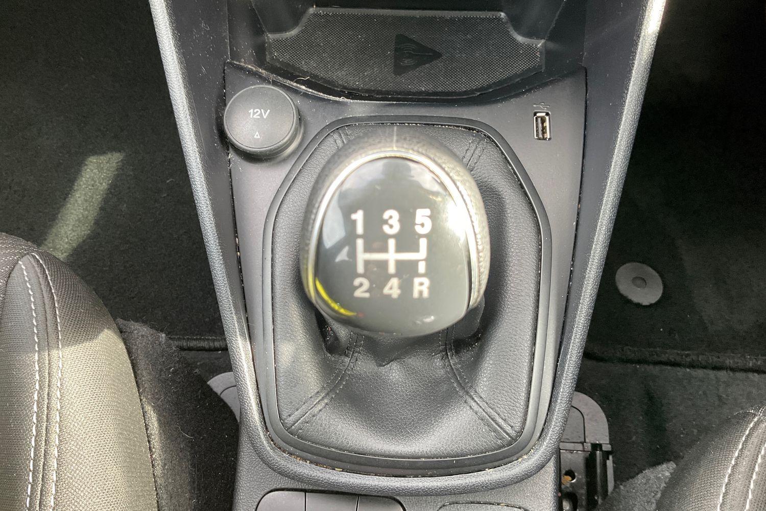 Ford FIESTA Photo 27