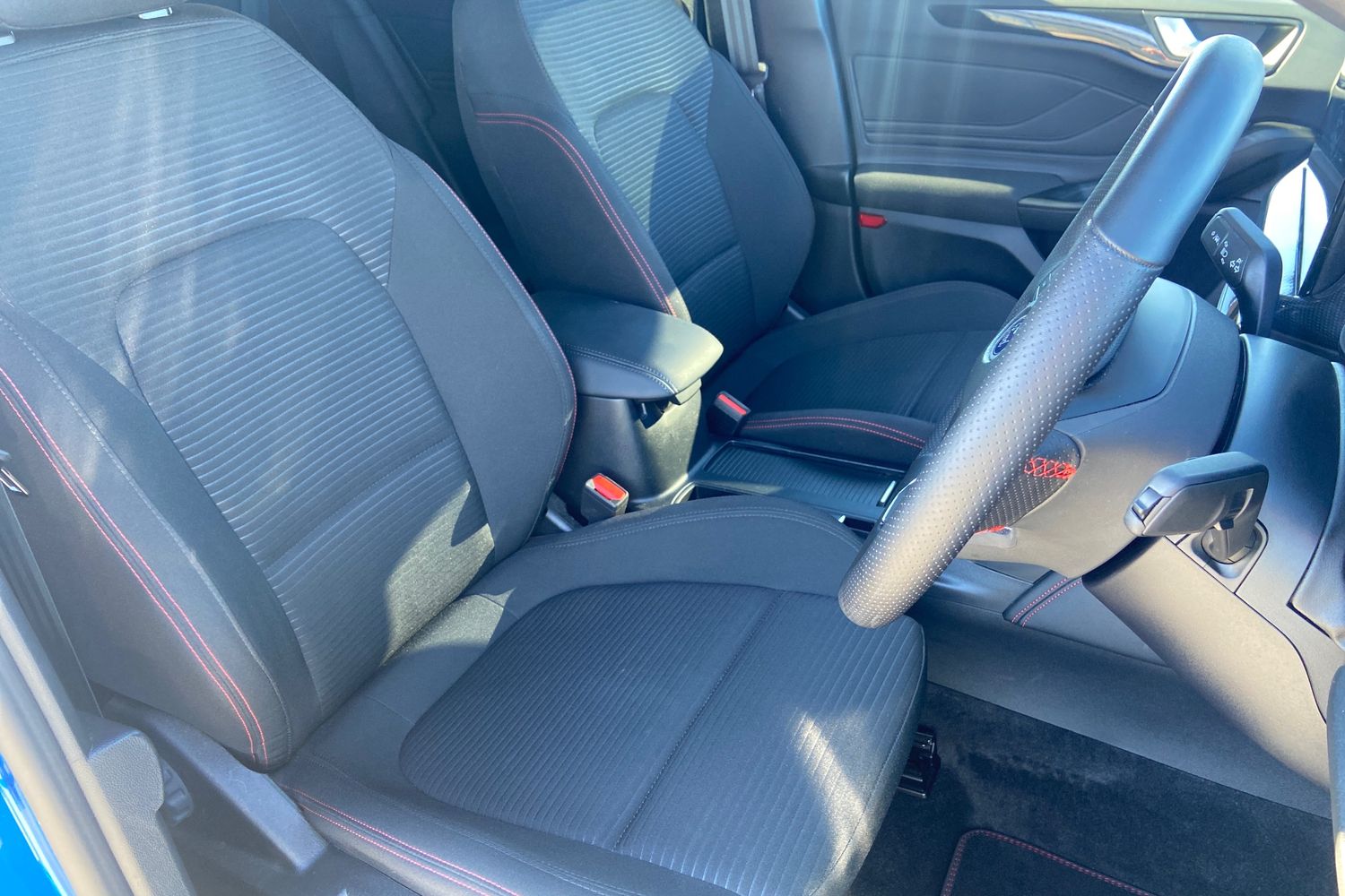 Ford FOCUS Photo 16