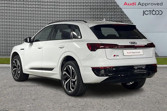 AUDI Q8 E-Tron Photo 3