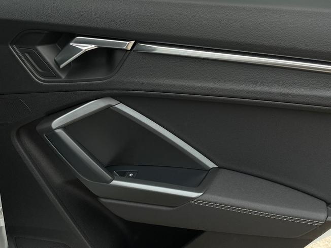 AUDI Q3 Photo 33