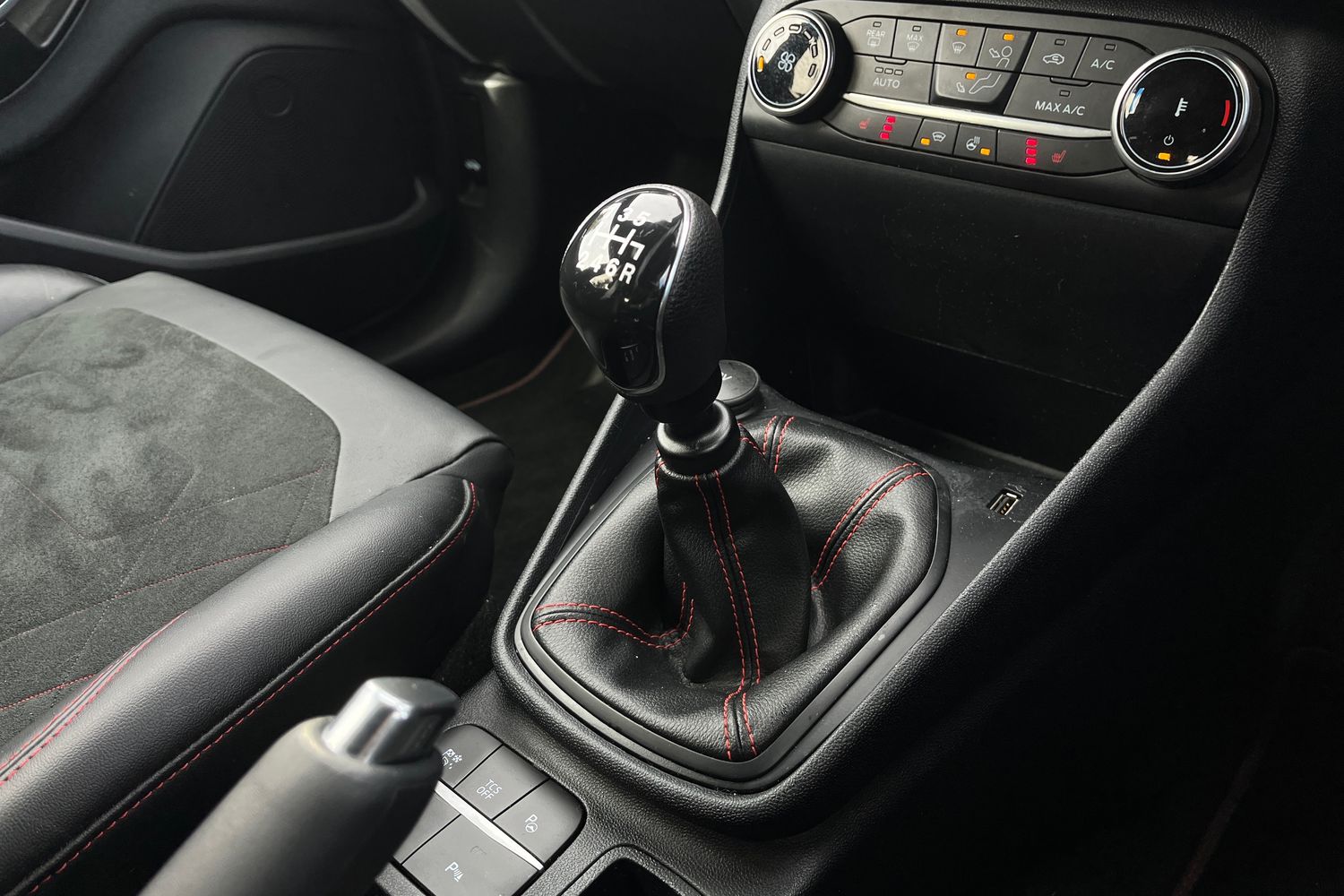Ford Fiesta Photo 33