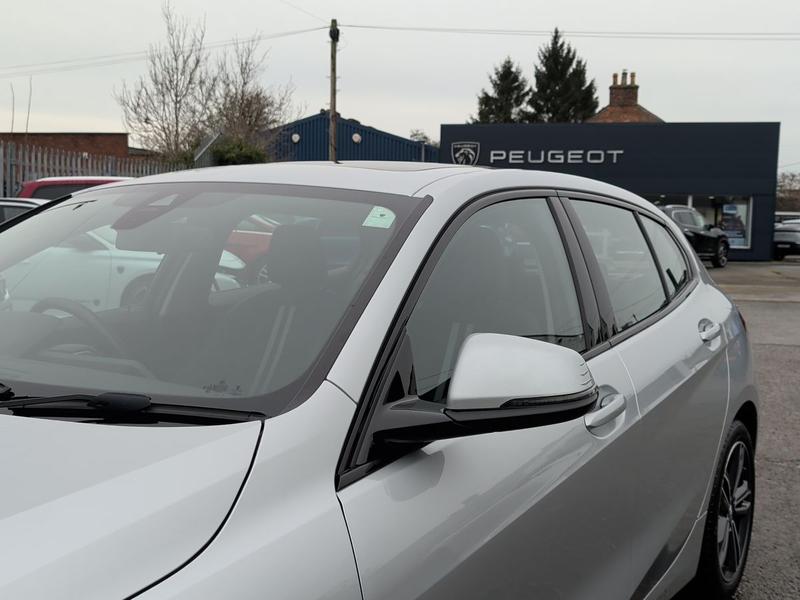 Used BMW 1 Series YG20AEF 25