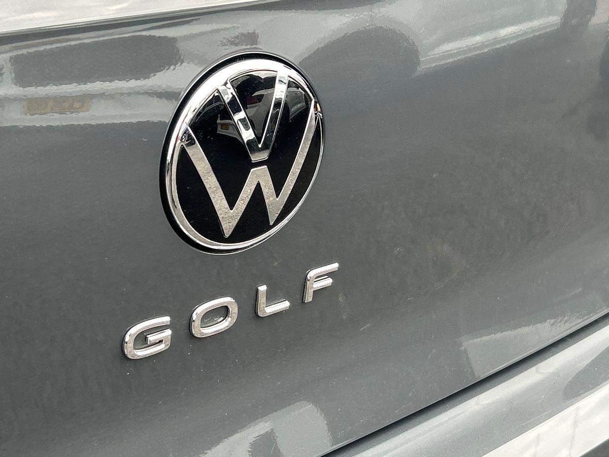 Volkswagen Golf Photo autoimg-109583c147e3d1557a1a1aef61503f3ff480c129.jpg