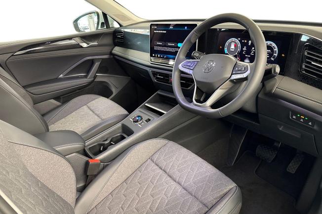 VOLKSWAGEN Tiguan Photo 6